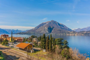 Flower House with Lake View by Wonderful Italy Perledo